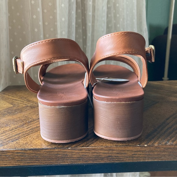 BNIB Universal Thread Billi platform pumps - Picture 4 of 5